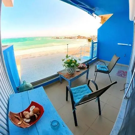 Deluxe Apartment- Sleeps 2 & Private Terrace Apartment